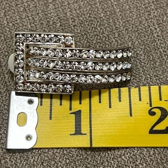 Vintage Glamour: Clip-On Rhinestone Elegance - READ - Picture 8 of 10